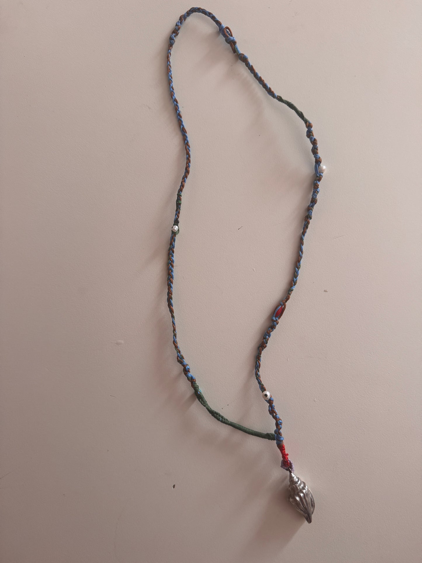 "Ocean Whisper: Handcrafted 925 Shell Pendant with Romantic Threads"